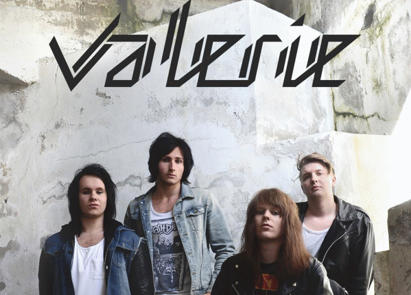 VALERIE - Dangerous (2014) inside